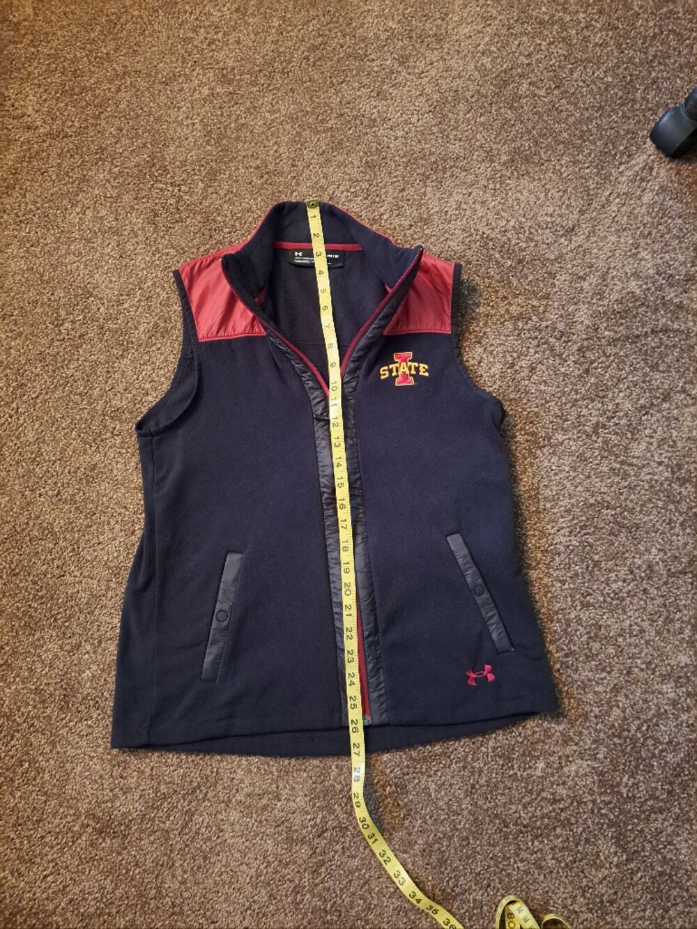 Under Armour Polartec Loose Iowa State Cyclones Collegiate Fleece Vest. - Picture 10 of 10